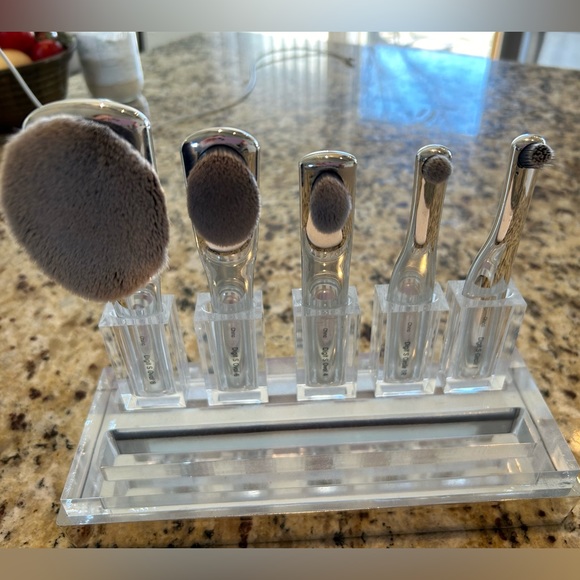 artis makeup brush set (5 piece) - digit collection. Hardly used. - Picture 6 of 8